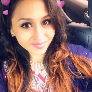 Meet your Posher, Zaira